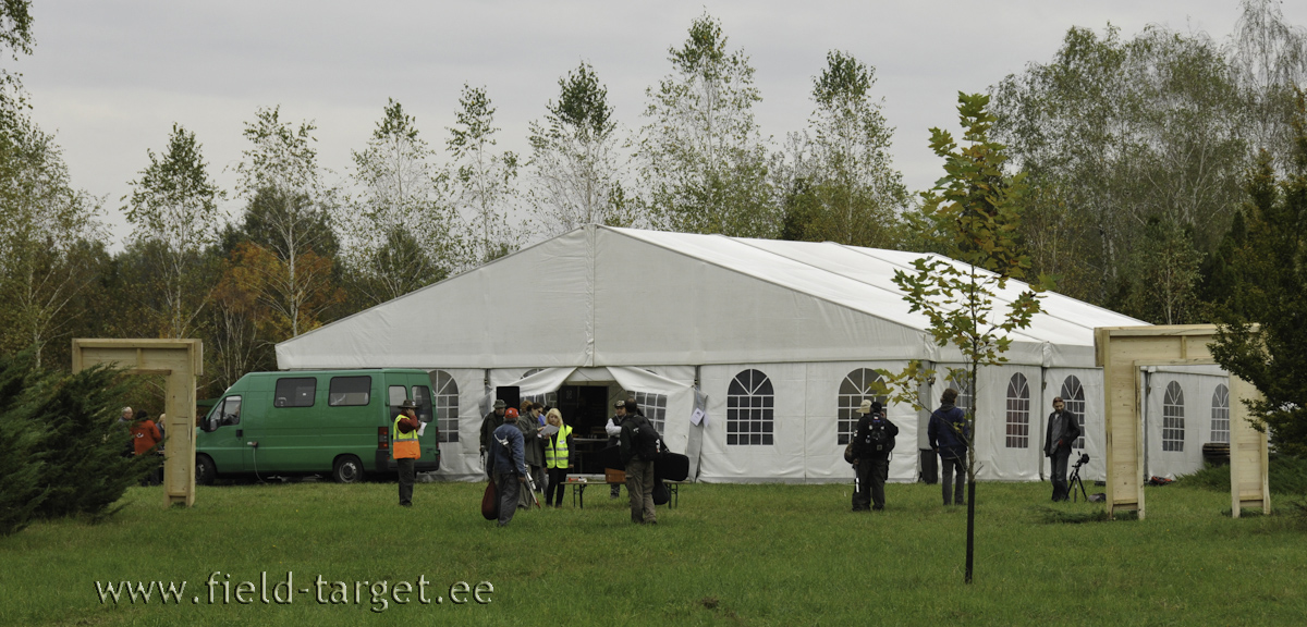 Korraldajad asusid hiigeltelgis